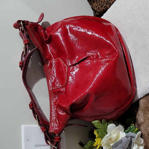 Dooney & Bourke red patent hobo bag - Picture 3 of 12